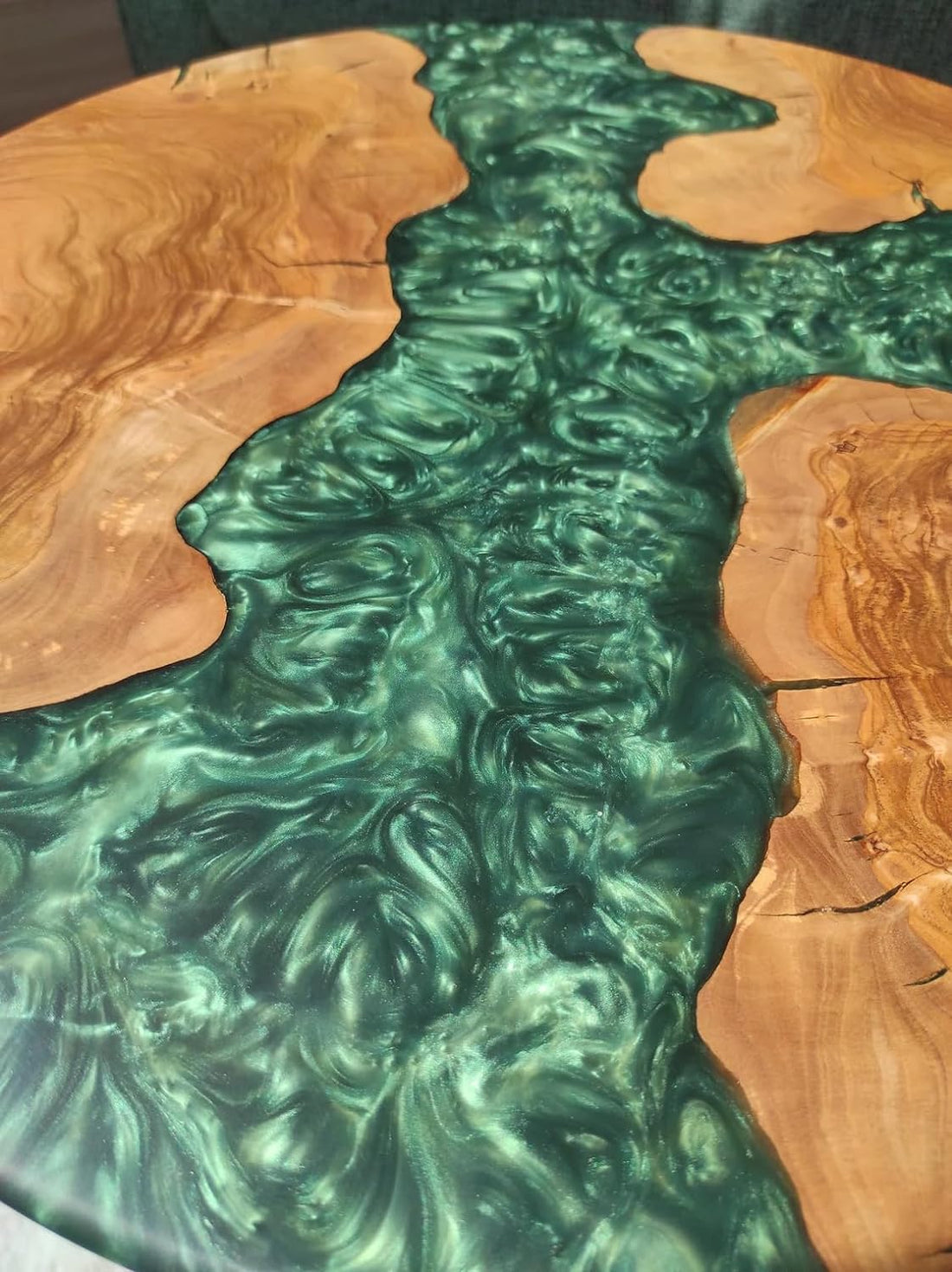 TUZECH Large Indoor Epoxy Round Table Green River Table Resin Coffee Table Acacia Wood Table Living Room for 2, 4, 6, 8 Side/End Table Patio Table Bar Counter Home Decor