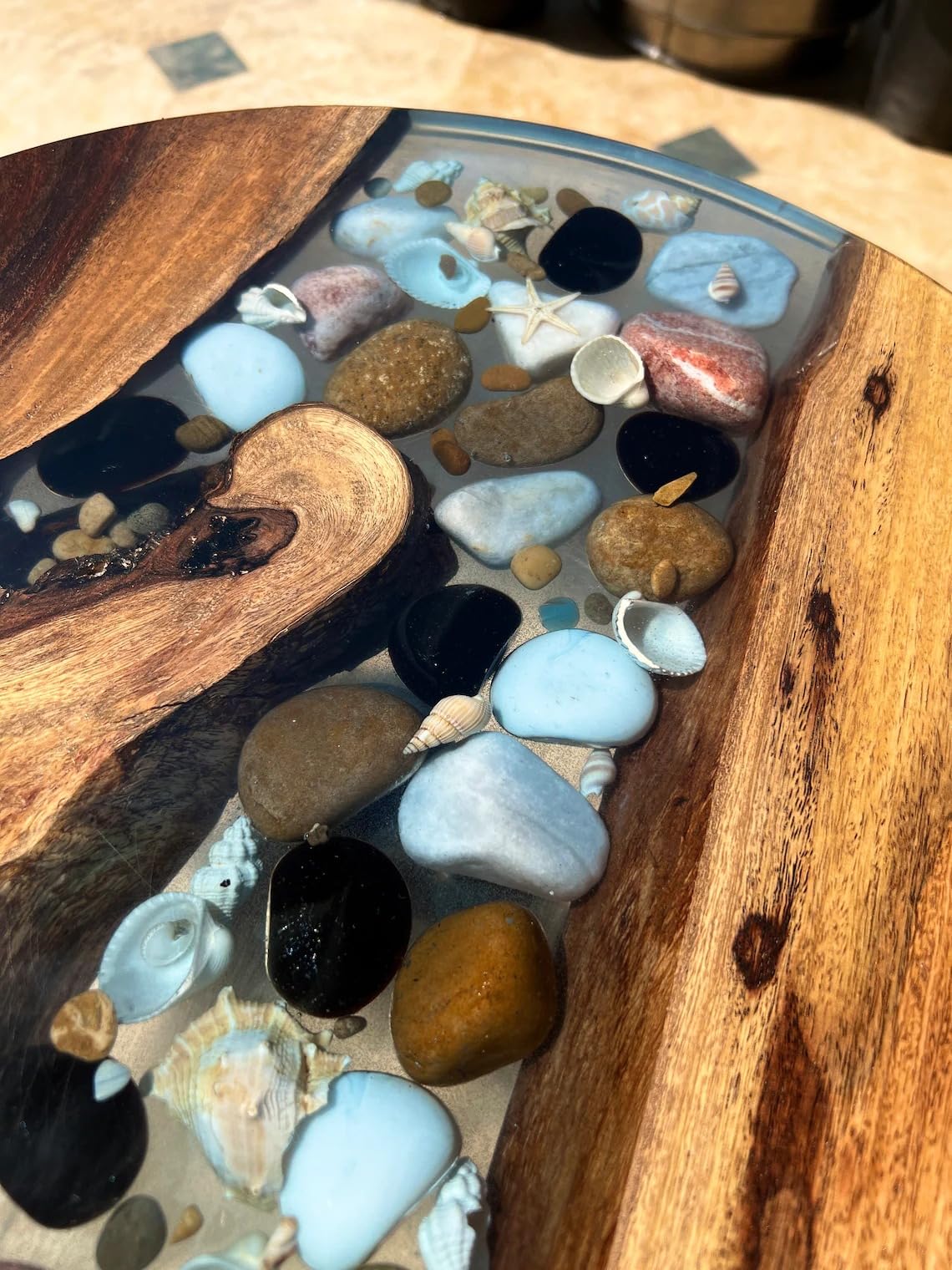 Personalized Round Clear Epoxy Resin with Blue Pebbles Ocean Look Coffee Table Patio Table Console Table Side Table Centre Table Living Room Table