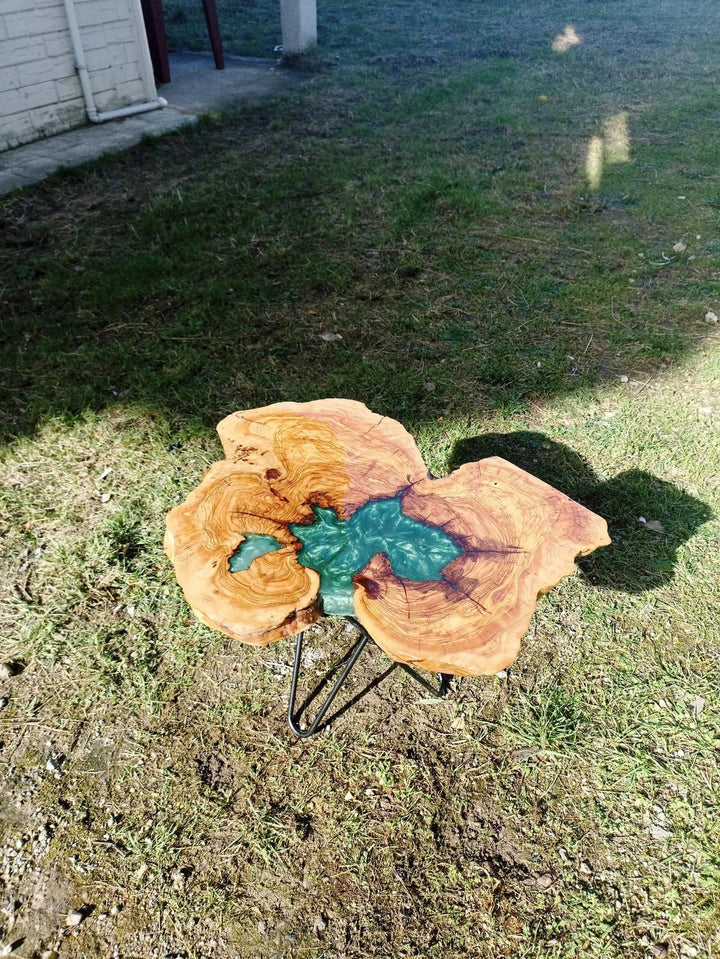 Customized Emerald Green Epoxy Resin Acacia Wood Round Coffee Table Side/End Table Epoxy Dining Table Living Room Table for 2, 4, 6, 8 Home Décor Patio Table