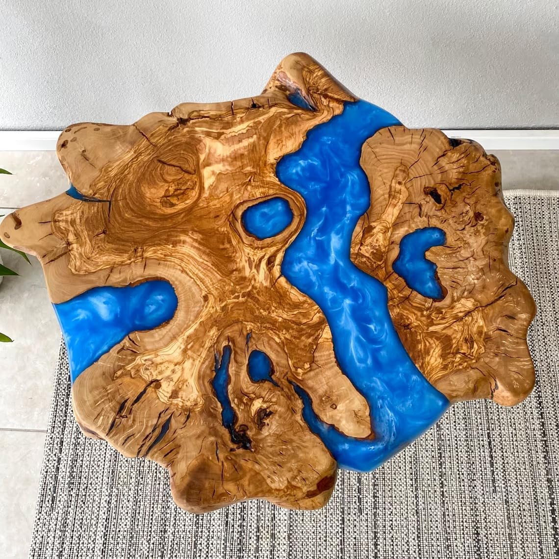 Personalized Azurite Blue Epoxy Resin Round Table Coffee Table Side/End Table Epoxy Dining Table Living Room Table for 2, 4, 6, 8 Home Décor Patio Table