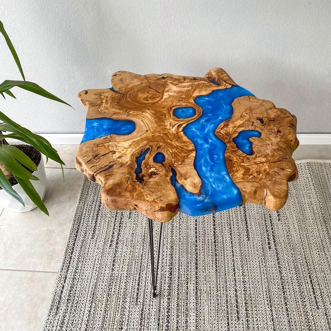 Personalized Azurite Blue Epoxy Resin Round Table Coffee Table Side/End Table Epoxy Dining Table Living Room Table for 2, 4, 6, 8 Home Décor Patio Table