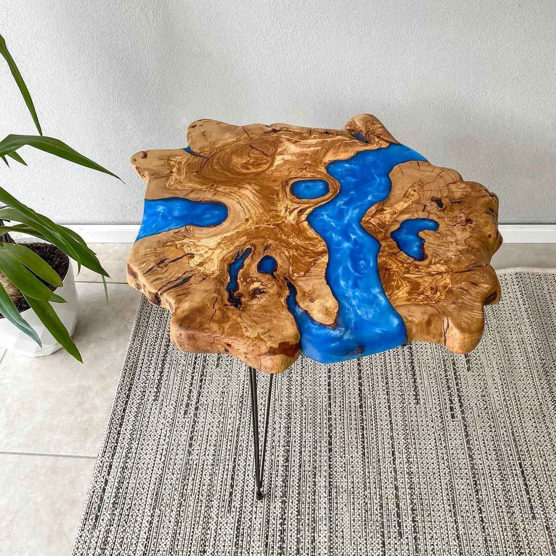 Personalized Azurite Blue Epoxy Resin Round Table Coffee Table Side/End Table Epoxy Dining Table Living Room Table for 2, 4, 6, 8 Home Décor Patio Table