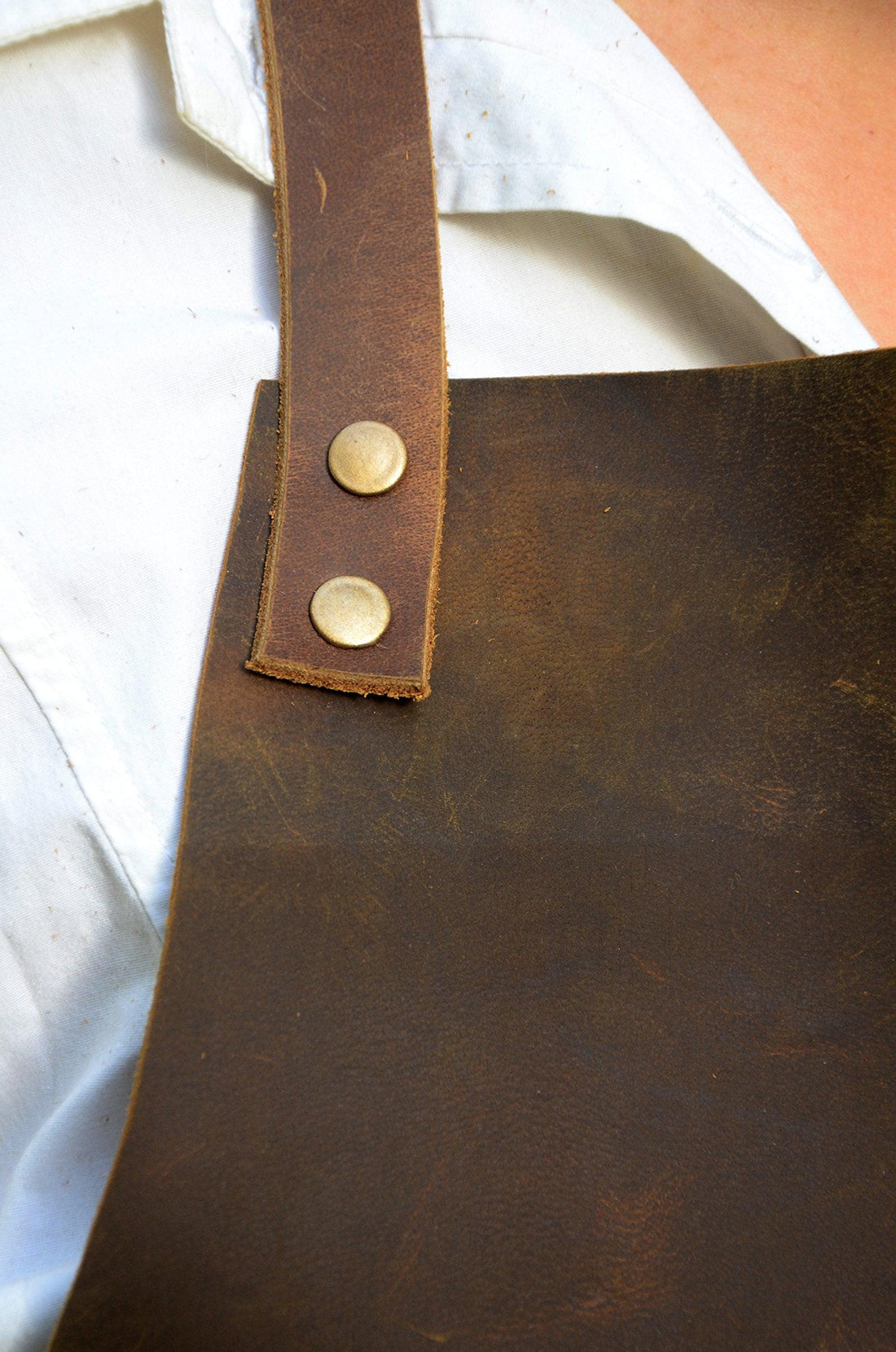 Premium Leather Tool Apron With Leather Pockets & Adjustable Straps | For Carpenters, Chefs, BBQ, Bartenders, Arts & Crafts, Butchers & More l Waterproof & Durable by Priti-Tuzech store